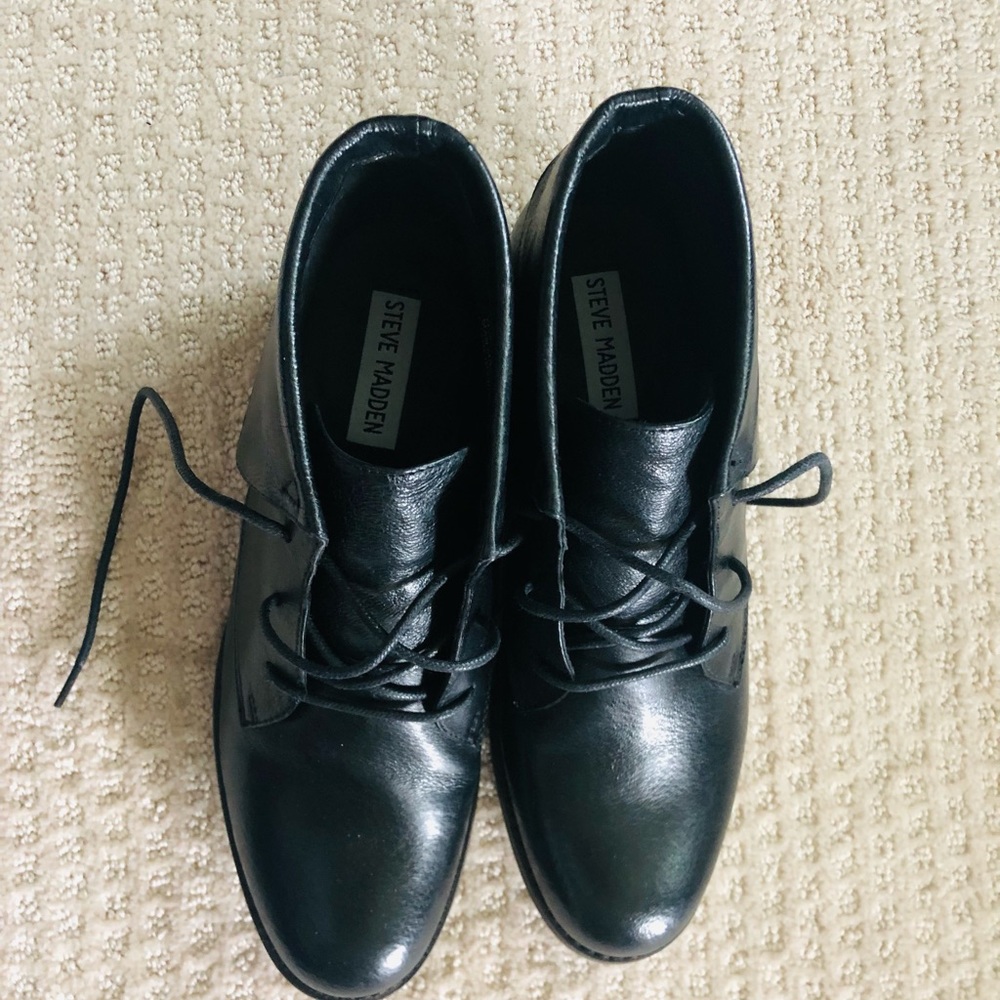 Never worn comes with original box